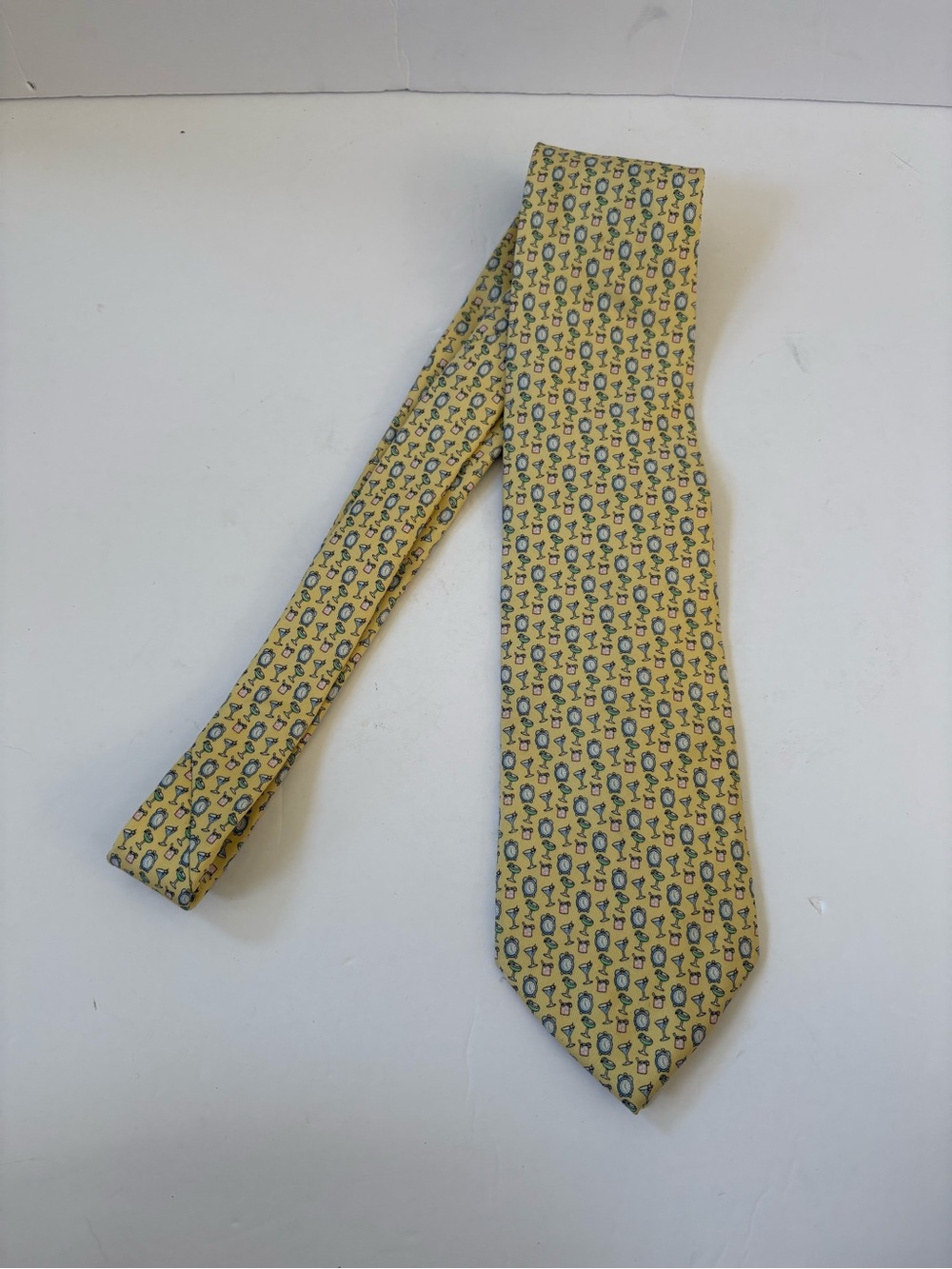 Vineyard Vines Silk Tie Yellow Martini Time Novelty Print Made In USA Gag Gift